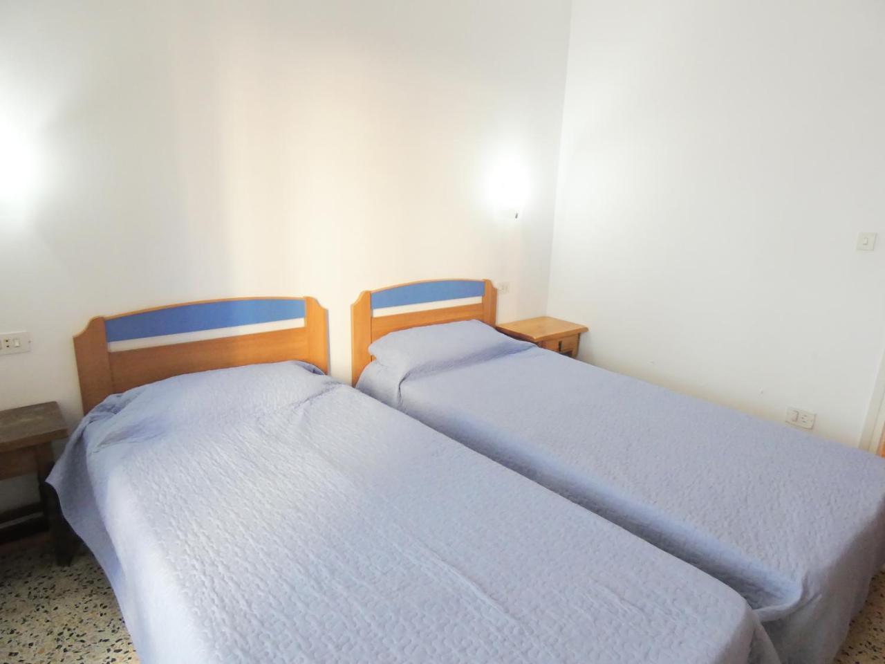 Europa 18 Apartment Росес Екстериор снимка