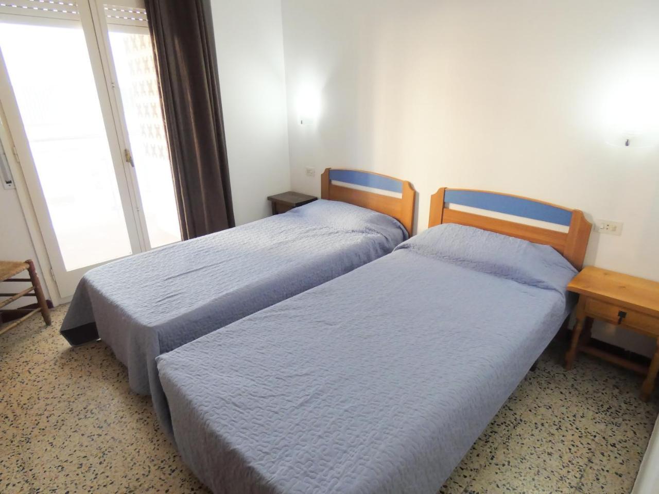 Europa 18 Apartment Росес Екстериор снимка